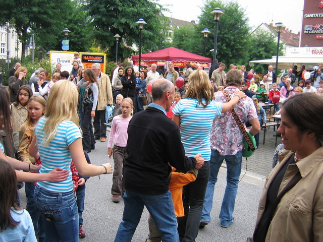 gal/2007/2007 Ruettenscheider Kinderfest/2007 Saitentwist Ruettenscheider Kinderfest 1.9. 452.jpg